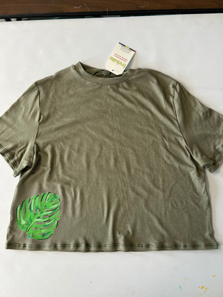 Peak + graphic tee