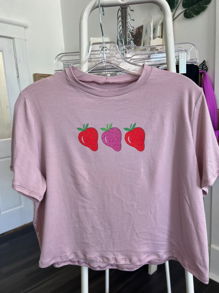 Peak + graphic tee
