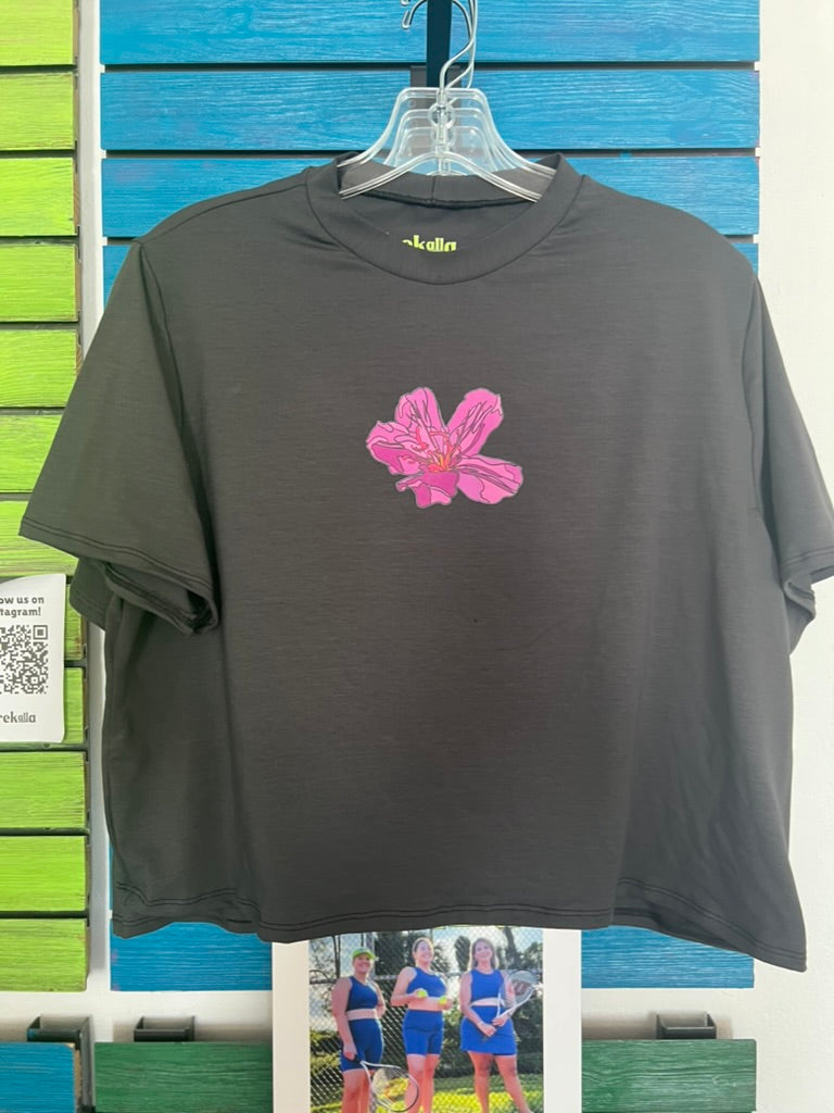 Peak + graphic tee