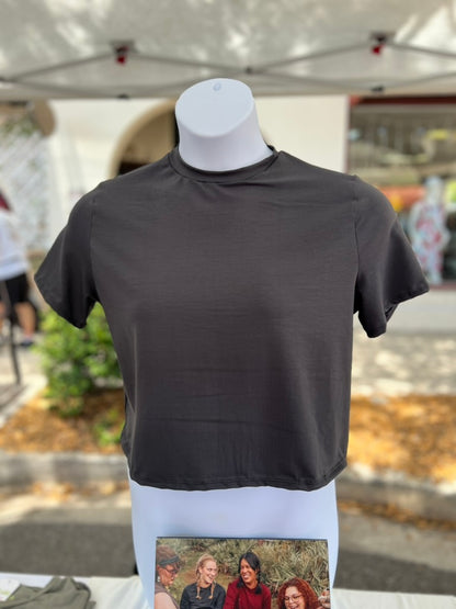 Peak tee